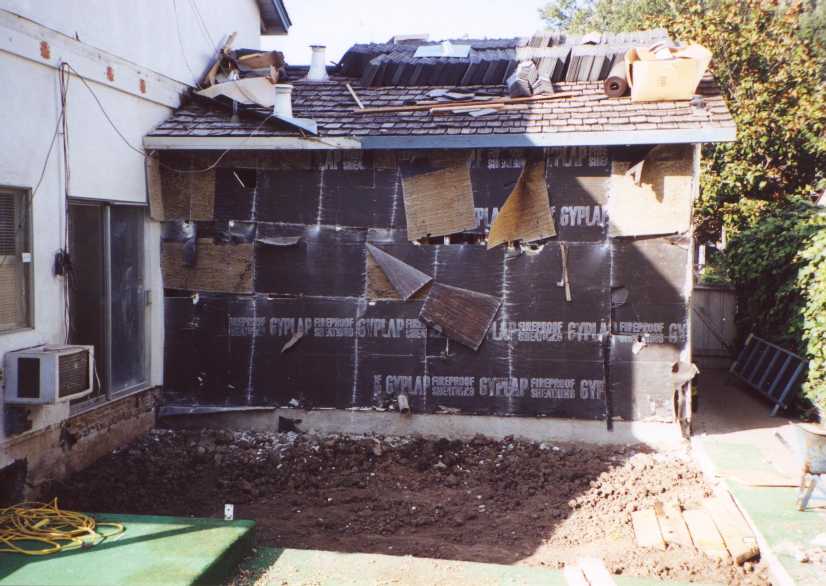 This_old_Garage.jpg (62013 bytes)