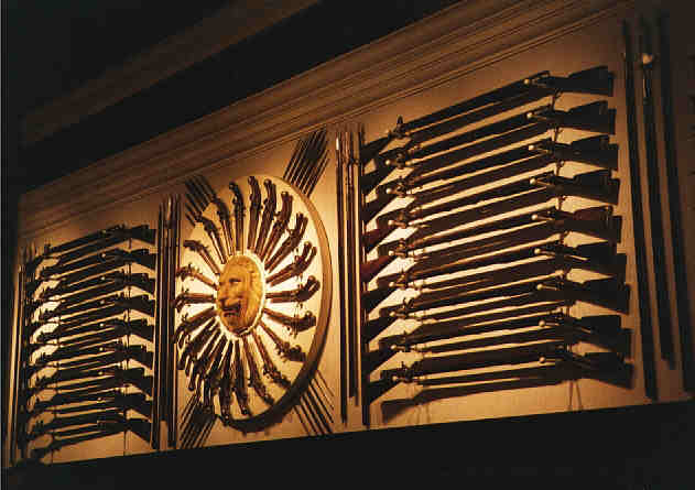 guns2.jpg (34909 bytes)